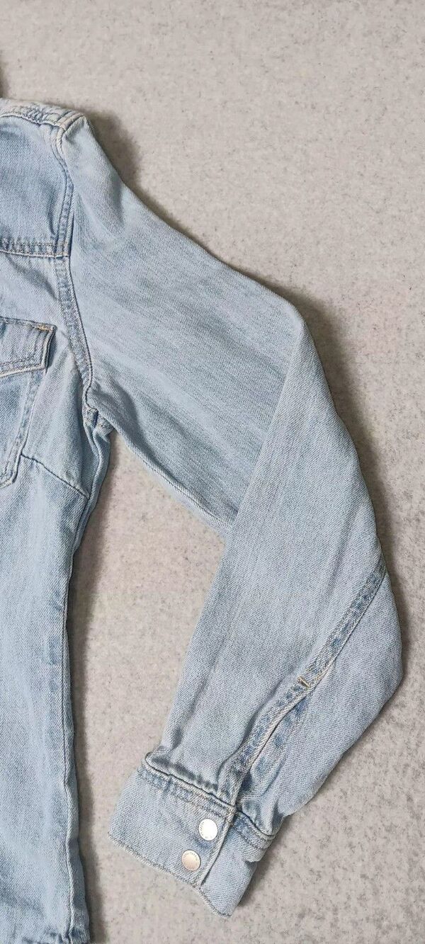 Universal Thread Snap Button Denim Trucker Western Shirt Size 4 Light Wash Boho - Picture 5 of 12